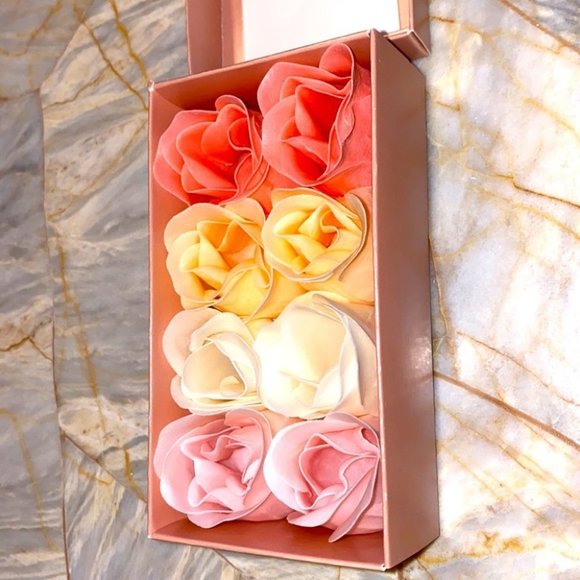 Forever Avon 8 Soaps Roses - Picture 7 of 9